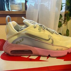 Nike Air Max Cream and Pink Sneakers